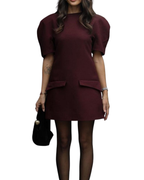 Φόρεμα με ενισχυμένους ώμους